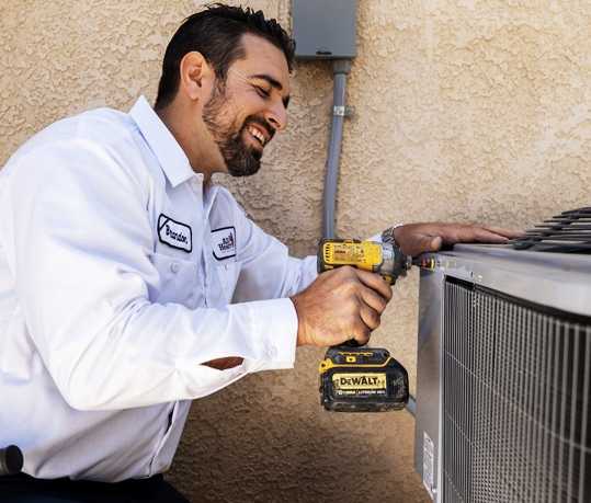 CAREER-PAGE with expert works on ac installation image